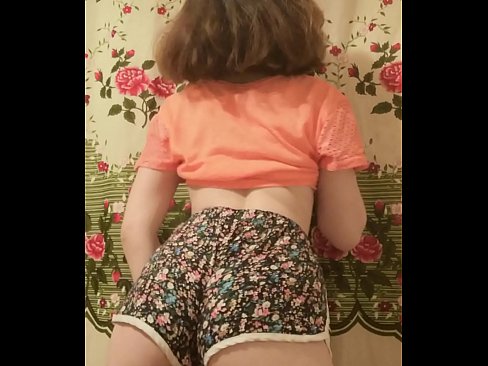 ❤️ Sexy junges Babe zieht ihre Shorts vor der Kamera aus Fucking video bei de.xxxner.ru ❌️❤