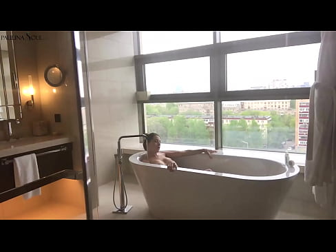 ❤️ Riesiges Babe wichst leidenschaftlich ihre Muschi im Badezimmer Fucking video bei de.xxxner.ru ❌️❤