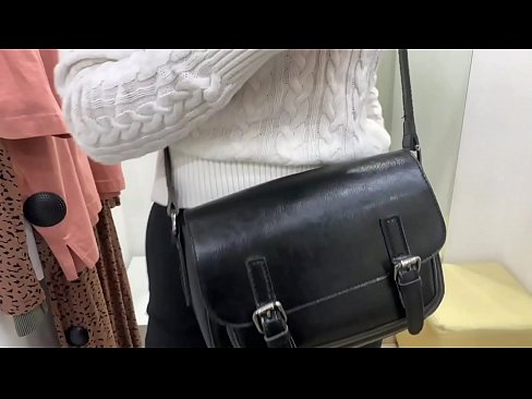 ❤️ Öffentliche Masturbation der jungen Schlampe FeralBerry mit einem Dildo in der Umkleidekabine Fucking video bei de.xxxner.ru ❌️❤