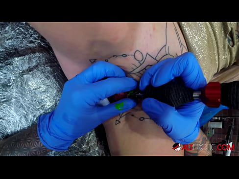 ❤️ Extrem tätowierte Hottie Sully Savage hat ein Tattoo auf ihrer Klitoris Fucking video bei de.xxxner.ru ❌️❤