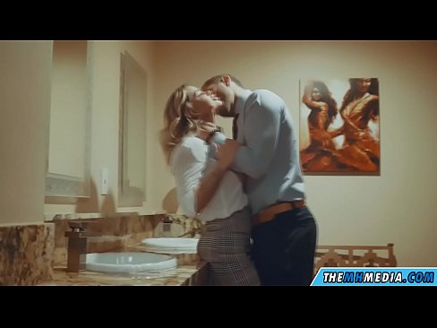 ❤️ Wenn eine vollbusige Blondine dich in einer öffentlichen Toilette verführt Fucking video bei de.xxxner.ru ❌️❤